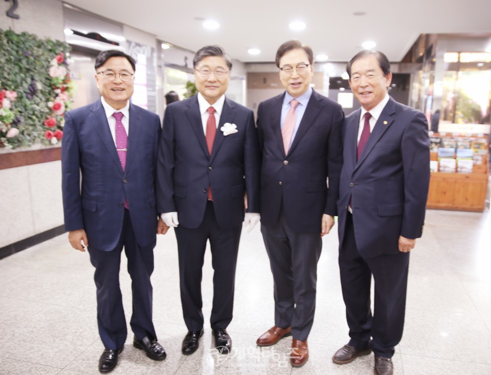 부총회장 장봉생 목사, 장녀 소영 양 결혼예식 모습