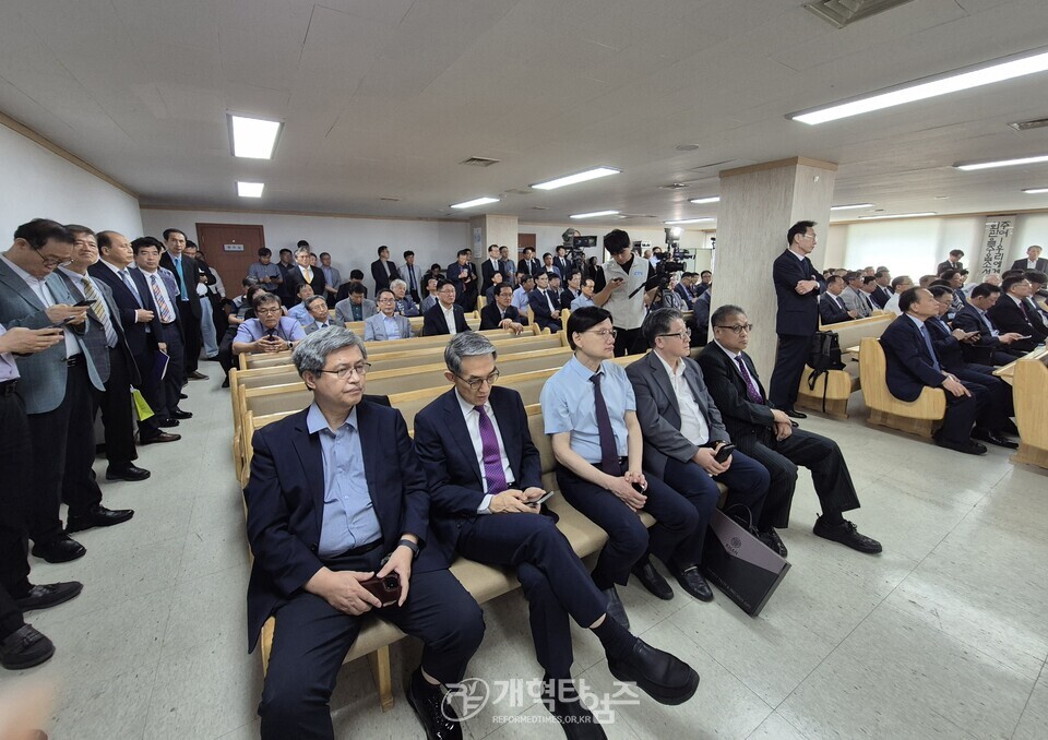 파행으로 끝난 총회 임원 후보 정견발표회 모습