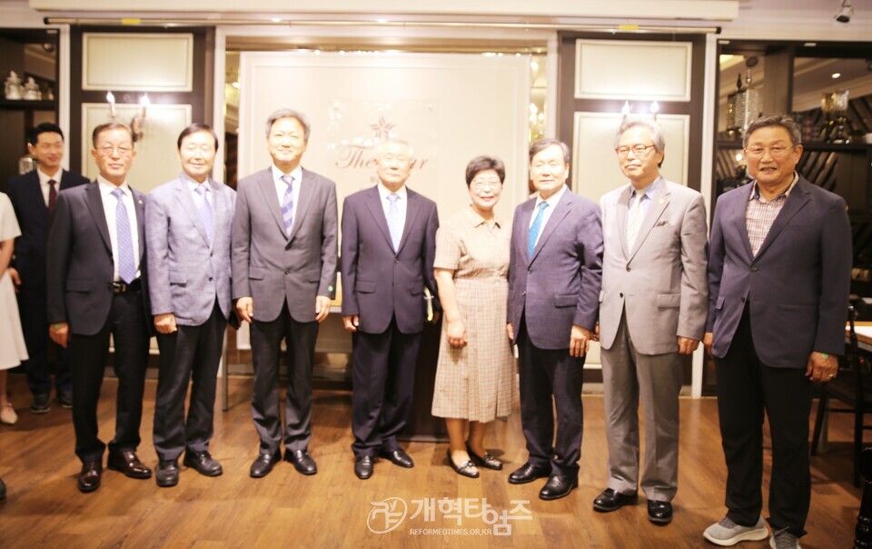 황재열 목사, 아들 결혼 예식 피로연 모습