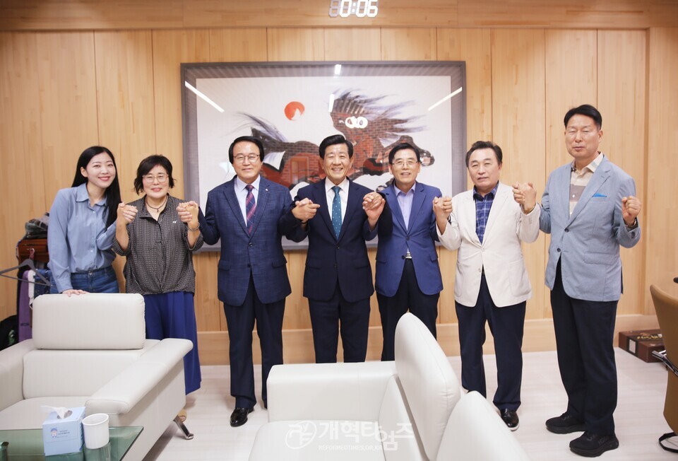총신대신대원총동창회 임원회 모습(이천은광교회)