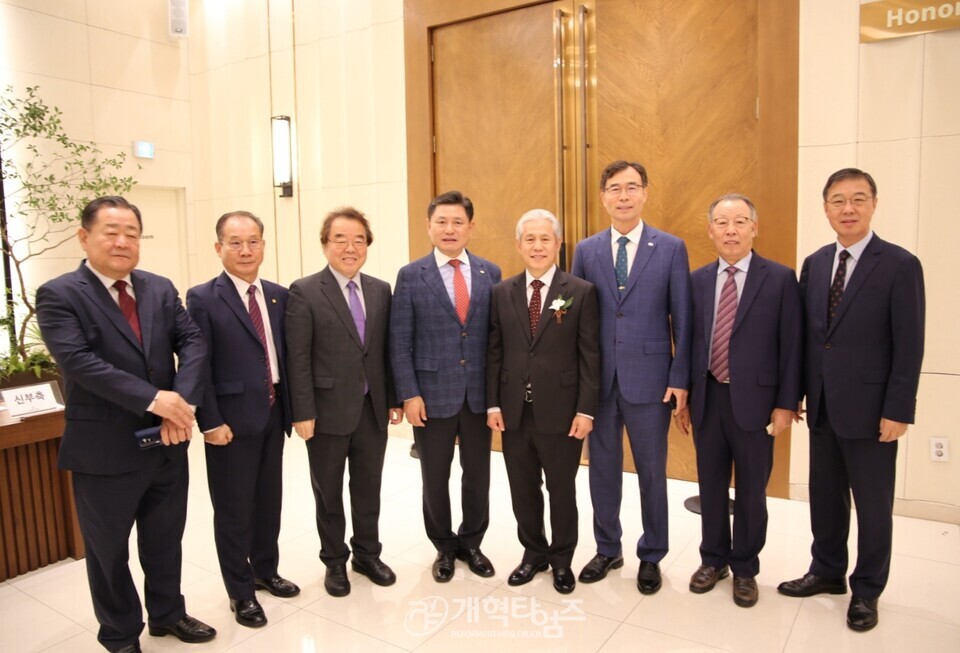 서울서북장로회 서기 이종석 장로 차녀 결혼예식 모습