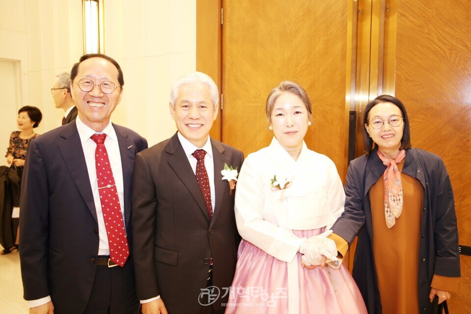 서울서북장로회 서기 이종석 장로 차녀 결혼예식 모습