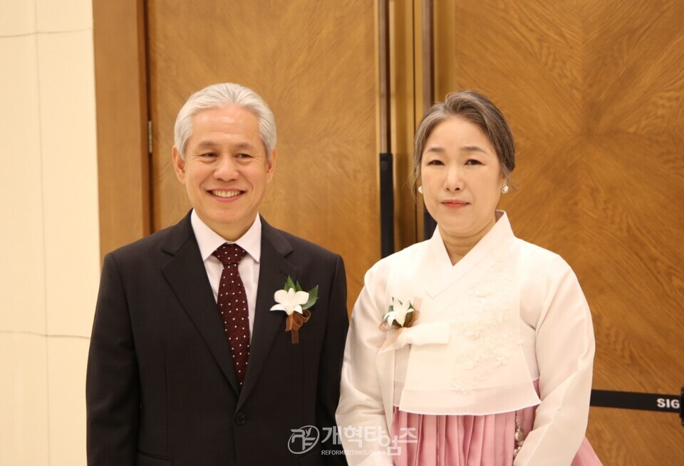 서울서북장로회 서기 이종석 장로 차녀 결혼예식 모습